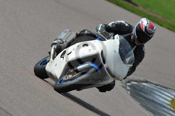 Motorcycle action photographs;Rockingham;Rockingham photographs;event digital images;eventdigitalimages;no limits trackday;peter wileman photography;rockingham corby northamptonshire;trackday;trackday digital images;trackday photos