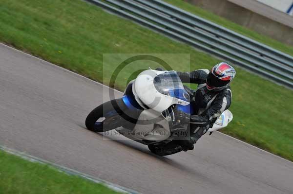 Motorcycle action photographs;Rockingham;Rockingham photographs;event digital images;eventdigitalimages;no limits trackday;peter wileman photography;rockingham corby northamptonshire;trackday;trackday digital images;trackday photos