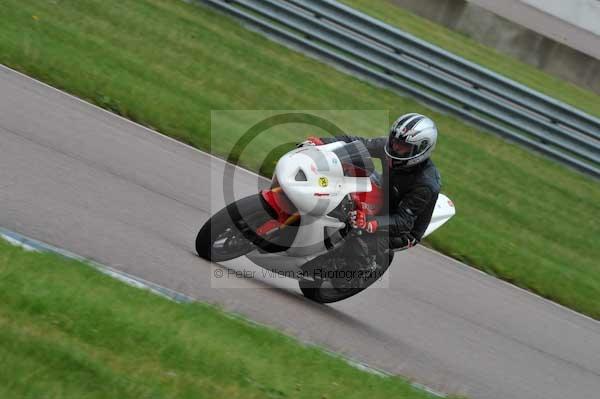 Motorcycle action photographs;Rockingham;Rockingham photographs;event digital images;eventdigitalimages;no limits trackday;peter wileman photography;rockingham corby northamptonshire;trackday;trackday digital images;trackday photos