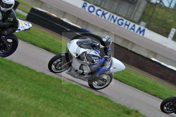 Motorcycle action photographs;Rockingham;Rockingham photographs;event digital images;eventdigitalimages;no limits trackday;peter wileman photography;rockingham corby northamptonshire;trackday;trackday digital images;trackday photos