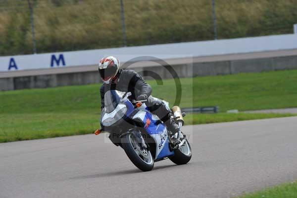 Motorcycle action photographs;Rockingham;Rockingham photographs;event digital images;eventdigitalimages;no limits trackday;peter wileman photography;rockingham corby northamptonshire;trackday;trackday digital images;trackday photos