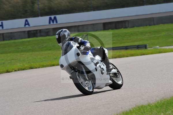 Motorcycle action photographs;Rockingham;Rockingham photographs;event digital images;eventdigitalimages;no limits trackday;peter wileman photography;rockingham corby northamptonshire;trackday;trackday digital images;trackday photos