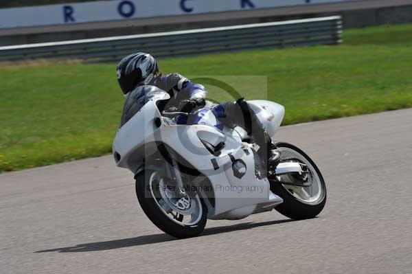 Motorcycle action photographs;Rockingham;Rockingham photographs;event digital images;eventdigitalimages;no limits trackday;peter wileman photography;rockingham corby northamptonshire;trackday;trackday digital images;trackday photos