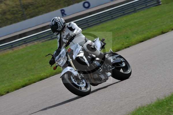 Motorcycle action photographs;Rockingham;Rockingham photographs;event digital images;eventdigitalimages;no limits trackday;peter wileman photography;rockingham corby northamptonshire;trackday;trackday digital images;trackday photos