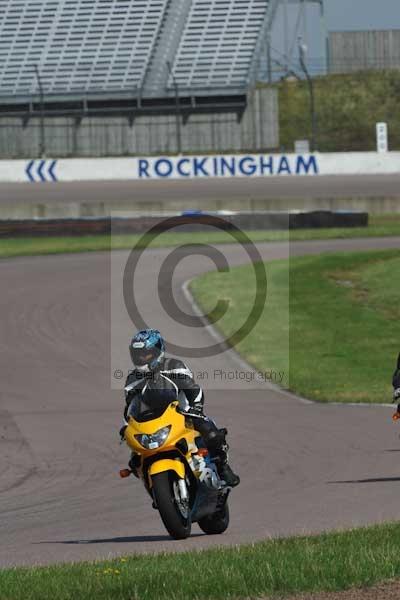 Motorcycle action photographs;Rockingham;Rockingham photographs;event digital images;eventdigitalimages;no limits trackday;peter wileman photography;rockingham corby northamptonshire;trackday;trackday digital images;trackday photos