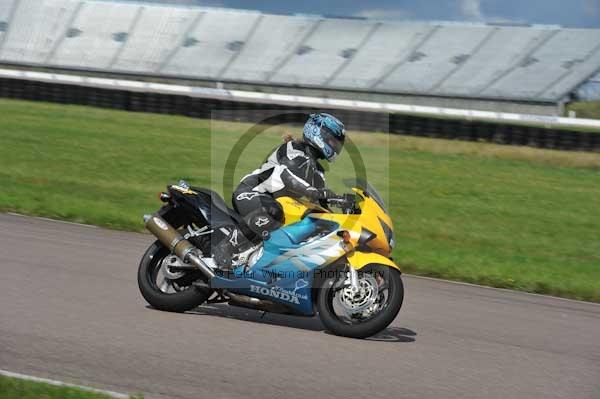 Motorcycle action photographs;Rockingham;Rockingham photographs;event digital images;eventdigitalimages;no limits trackday;peter wileman photography;rockingham corby northamptonshire;trackday;trackday digital images;trackday photos