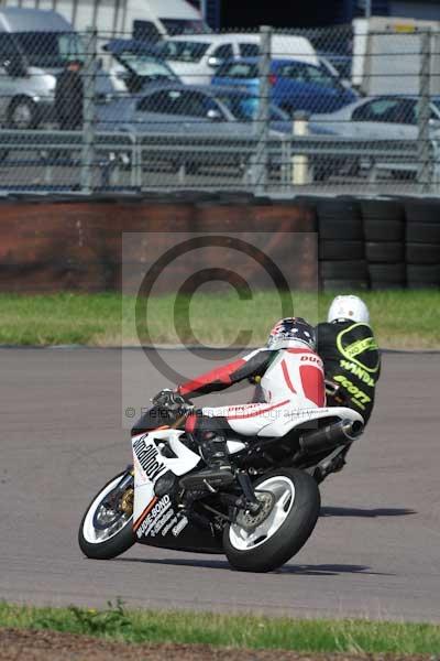 Motorcycle action photographs;Rockingham;Rockingham photographs;event digital images;eventdigitalimages;no limits trackday;peter wileman photography;rockingham corby northamptonshire;trackday;trackday digital images;trackday photos