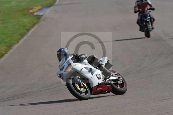 Motorcycle action photographs;Rockingham;Rockingham photographs;event digital images;eventdigitalimages;no limits trackday;peter wileman photography;rockingham corby northamptonshire;trackday;trackday digital images;trackday photos