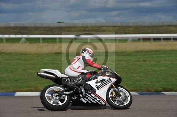 Motorcycle action photographs;Rockingham;Rockingham photographs;event digital images;eventdigitalimages;no limits trackday;peter wileman photography;rockingham corby northamptonshire;trackday;trackday digital images;trackday photos