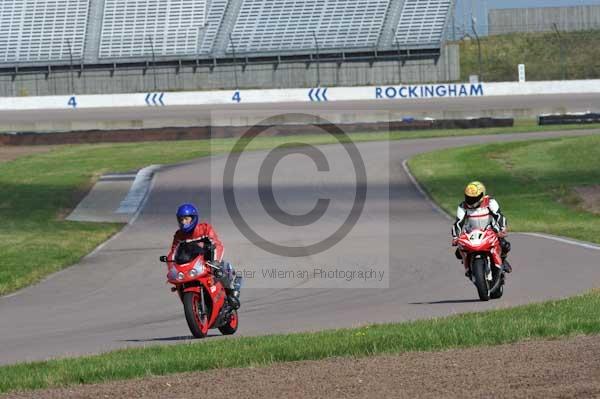 Motorcycle action photographs;Rockingham;Rockingham photographs;event digital images;eventdigitalimages;no limits trackday;peter wileman photography;rockingham corby northamptonshire;trackday;trackday digital images;trackday photos