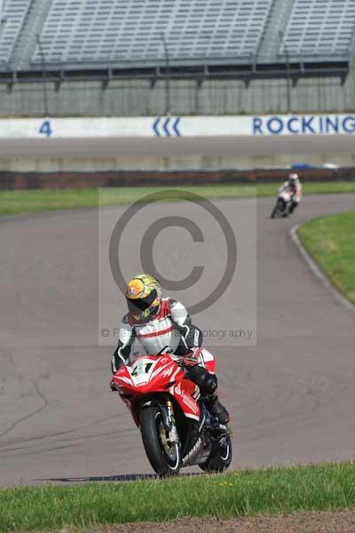 Motorcycle action photographs;Rockingham;Rockingham photographs;event digital images;eventdigitalimages;no limits trackday;peter wileman photography;rockingham corby northamptonshire;trackday;trackday digital images;trackday photos