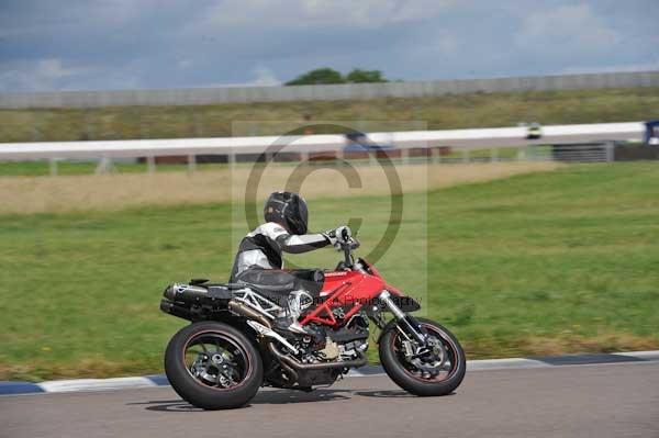 Motorcycle action photographs;Rockingham;Rockingham photographs;event digital images;eventdigitalimages;no limits trackday;peter wileman photography;rockingham corby northamptonshire;trackday;trackday digital images;trackday photos