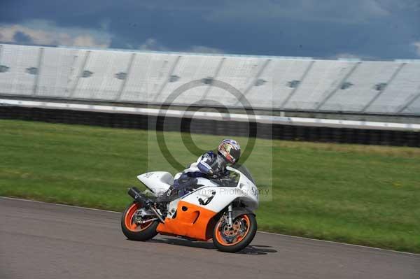 Motorcycle action photographs;Rockingham;Rockingham photographs;event digital images;eventdigitalimages;no limits trackday;peter wileman photography;rockingham corby northamptonshire;trackday;trackday digital images;trackday photos