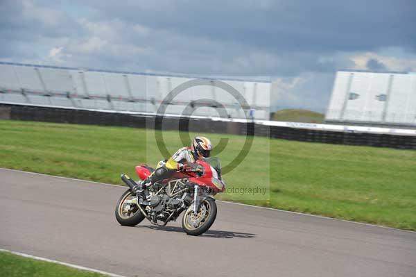 Motorcycle action photographs;Rockingham;Rockingham photographs;event digital images;eventdigitalimages;no limits trackday;peter wileman photography;rockingham corby northamptonshire;trackday;trackday digital images;trackday photos