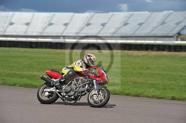 Motorcycle action photographs;Rockingham;Rockingham photographs;event digital images;eventdigitalimages;no limits trackday;peter wileman photography;rockingham corby northamptonshire;trackday;trackday digital images;trackday photos