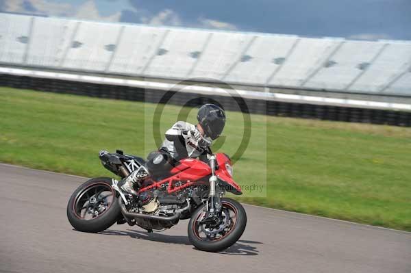 Motorcycle action photographs;Rockingham;Rockingham photographs;event digital images;eventdigitalimages;no limits trackday;peter wileman photography;rockingham corby northamptonshire;trackday;trackday digital images;trackday photos