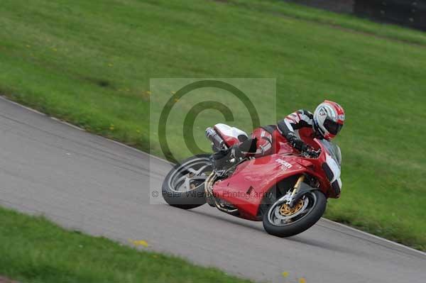 Motorcycle action photographs;Rockingham;Rockingham photographs;event digital images;eventdigitalimages;no limits trackday;peter wileman photography;rockingham corby northamptonshire;trackday;trackday digital images;trackday photos