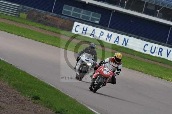 Motorcycle action photographs;Rockingham;Rockingham photographs;event digital images;eventdigitalimages;no limits trackday;peter wileman photography;rockingham corby northamptonshire;trackday;trackday digital images;trackday photos