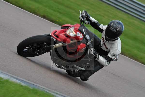 Motorcycle action photographs;Rockingham;Rockingham photographs;event digital images;eventdigitalimages;no limits trackday;peter wileman photography;rockingham corby northamptonshire;trackday;trackday digital images;trackday photos