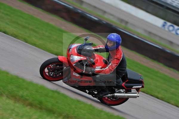 Motorcycle action photographs;Rockingham;Rockingham photographs;event digital images;eventdigitalimages;no limits trackday;peter wileman photography;rockingham corby northamptonshire;trackday;trackday digital images;trackday photos