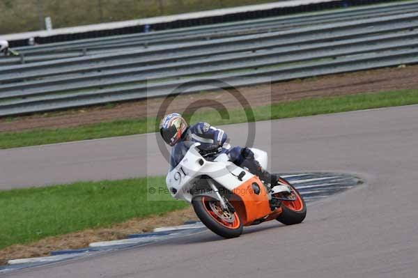 Motorcycle action photographs;Rockingham;Rockingham photographs;event digital images;eventdigitalimages;no limits trackday;peter wileman photography;rockingham corby northamptonshire;trackday;trackday digital images;trackday photos