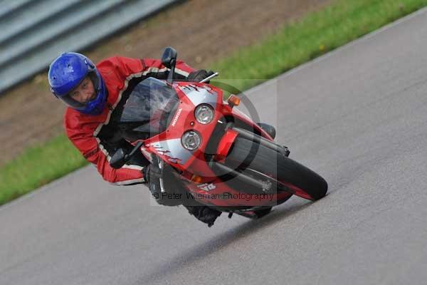 Motorcycle action photographs;Rockingham;Rockingham photographs;event digital images;eventdigitalimages;no limits trackday;peter wileman photography;rockingham corby northamptonshire;trackday;trackday digital images;trackday photos