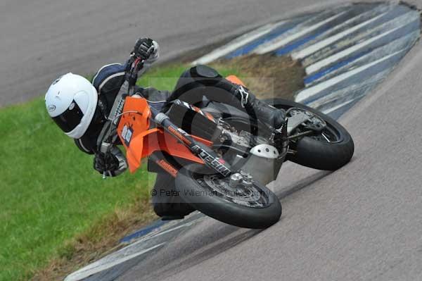 Motorcycle action photographs;Rockingham;Rockingham photographs;event digital images;eventdigitalimages;no limits trackday;peter wileman photography;rockingham corby northamptonshire;trackday;trackday digital images;trackday photos