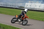 Motorcycle-action-photographs;Rockingham;Rockingham-photographs;event-digital-images;eventdigitalimages;no-limits-trackday;peter-wileman-photography;rockingham-corby-northamptonshire;trackday;trackday-digital-images;trackday-photos