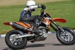 Motorcycle-action-photographs;Rockingham;Rockingham-photographs;event-digital-images;eventdigitalimages;no-limits-trackday;peter-wileman-photography;rockingham-corby-northamptonshire;trackday;trackday-digital-images;trackday-photos