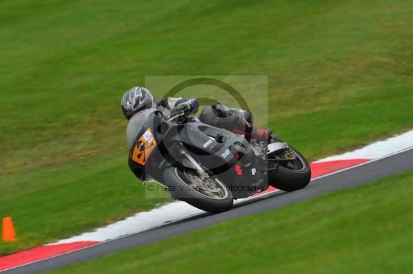 Motorcycle action photographs;cadwell;cadwell park photographs;event digital images;eventdigitalimages;motor racing louth lincolnshire;no limits trackday;peter wileman photography;trackday;trackday digital images;trackday photos