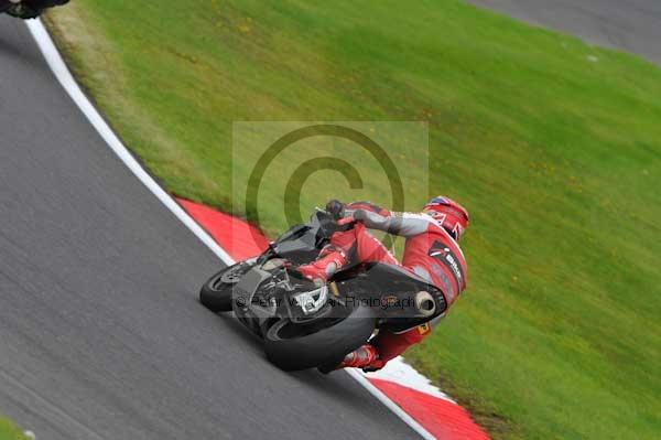 Motorcycle action photographs;cadwell;cadwell park photographs;event digital images;eventdigitalimages;motor racing louth lincolnshire;no limits trackday;peter wileman photography;trackday;trackday digital images;trackday photos