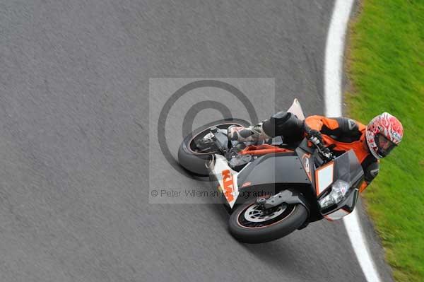 Motorcycle action photographs;cadwell;cadwell park photographs;event digital images;eventdigitalimages;motor racing louth lincolnshire;no limits trackday;peter wileman photography;trackday;trackday digital images;trackday photos