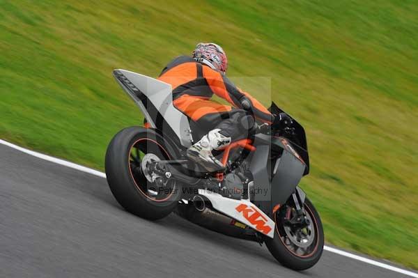 Motorcycle action photographs;cadwell;cadwell park photographs;event digital images;eventdigitalimages;motor racing louth lincolnshire;no limits trackday;peter wileman photography;trackday;trackday digital images;trackday photos