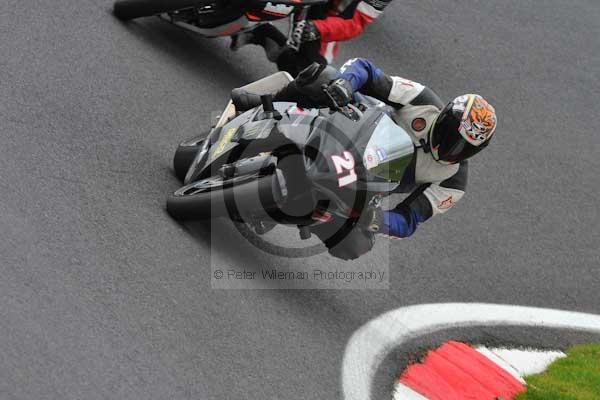 Motorcycle action photographs;cadwell;cadwell park photographs;event digital images;eventdigitalimages;motor racing louth lincolnshire;no limits trackday;peter wileman photography;trackday;trackday digital images;trackday photos