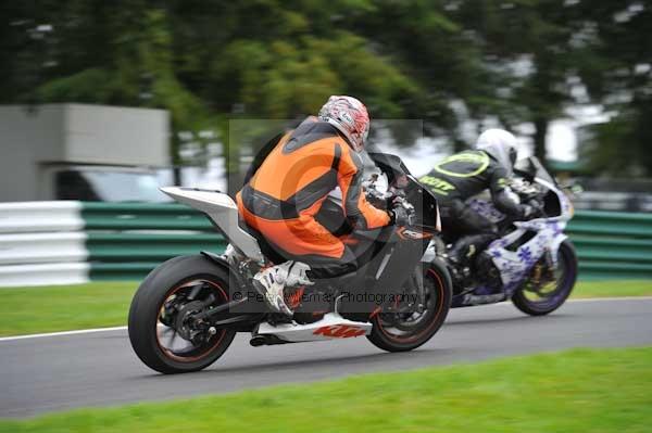 Motorcycle action photographs;cadwell;cadwell park photographs;event digital images;eventdigitalimages;motor racing louth lincolnshire;no limits trackday;peter wileman photography;trackday;trackday digital images;trackday photos