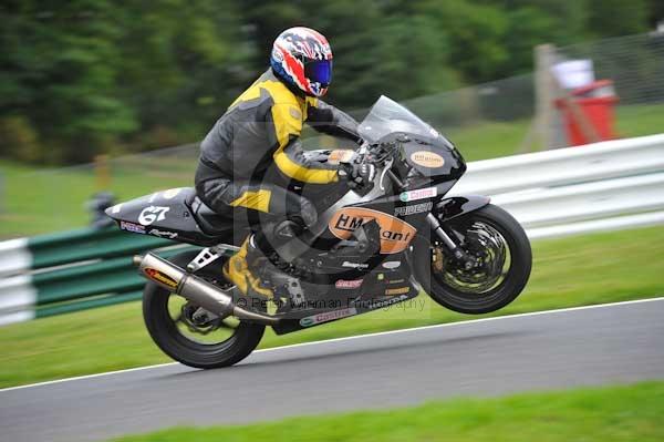 Motorcycle action photographs;cadwell;cadwell park photographs;event digital images;eventdigitalimages;motor racing louth lincolnshire;no limits trackday;peter wileman photography;trackday;trackday digital images;trackday photos