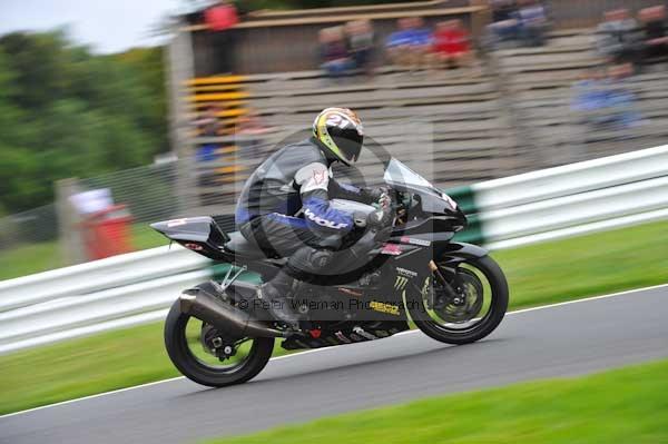 Motorcycle action photographs;cadwell;cadwell park photographs;event digital images;eventdigitalimages;motor racing louth lincolnshire;no limits trackday;peter wileman photography;trackday;trackday digital images;trackday photos