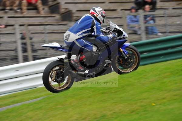 Motorcycle action photographs;cadwell;cadwell park photographs;event digital images;eventdigitalimages;motor racing louth lincolnshire;no limits trackday;peter wileman photography;trackday;trackday digital images;trackday photos