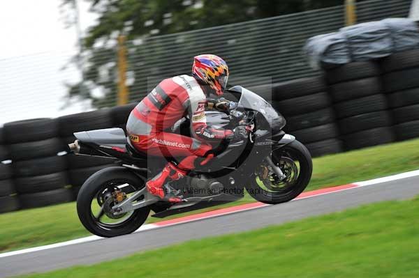 Motorcycle action photographs;cadwell;cadwell park photographs;event digital images;eventdigitalimages;motor racing louth lincolnshire;no limits trackday;peter wileman photography;trackday;trackday digital images;trackday photos