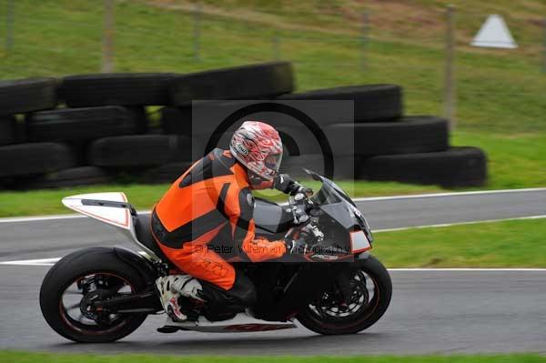 Motorcycle action photographs;cadwell;cadwell park photographs;event digital images;eventdigitalimages;motor racing louth lincolnshire;no limits trackday;peter wileman photography;trackday;trackday digital images;trackday photos