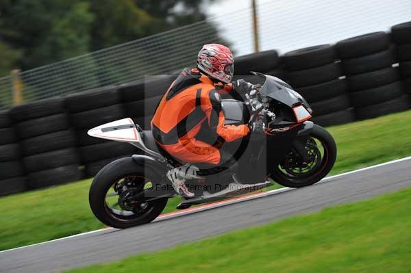 Motorcycle action photographs;cadwell;cadwell park photographs;event digital images;eventdigitalimages;motor racing louth lincolnshire;no limits trackday;peter wileman photography;trackday;trackday digital images;trackday photos