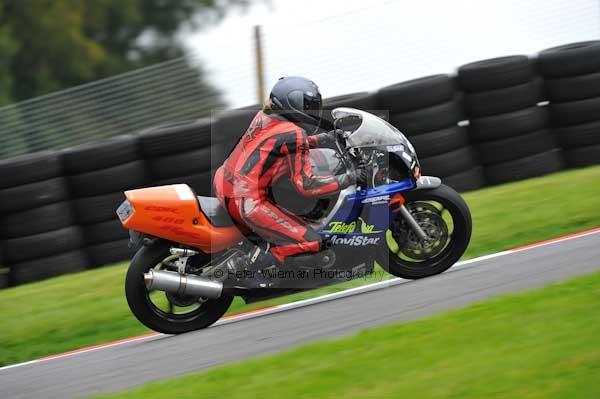 Motorcycle action photographs;cadwell;cadwell park photographs;event digital images;eventdigitalimages;motor racing louth lincolnshire;no limits trackday;peter wileman photography;trackday;trackday digital images;trackday photos