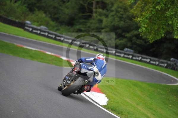 Motorcycle action photographs;cadwell;cadwell park photographs;event digital images;eventdigitalimages;motor racing louth lincolnshire;no limits trackday;peter wileman photography;trackday;trackday digital images;trackday photos