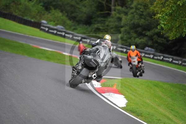 Motorcycle action photographs;cadwell;cadwell park photographs;event digital images;eventdigitalimages;motor racing louth lincolnshire;no limits trackday;peter wileman photography;trackday;trackday digital images;trackday photos