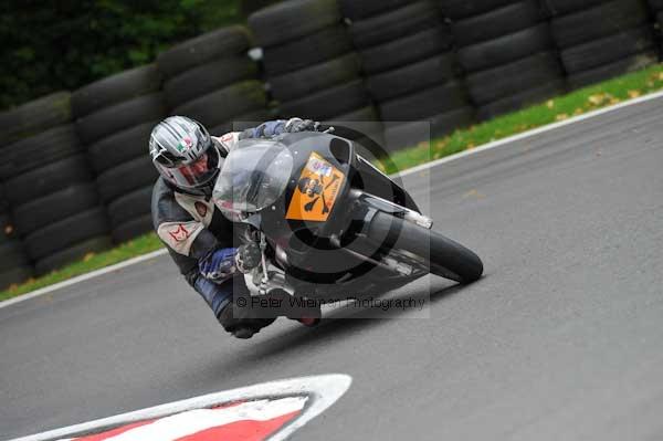 Motorcycle action photographs;cadwell;cadwell park photographs;event digital images;eventdigitalimages;motor racing louth lincolnshire;no limits trackday;peter wileman photography;trackday;trackday digital images;trackday photos