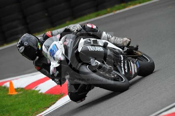 Motorcycle action photographs;cadwell;cadwell park photographs;event digital images;eventdigitalimages;motor racing louth lincolnshire;no limits trackday;peter wileman photography;trackday;trackday digital images;trackday photos