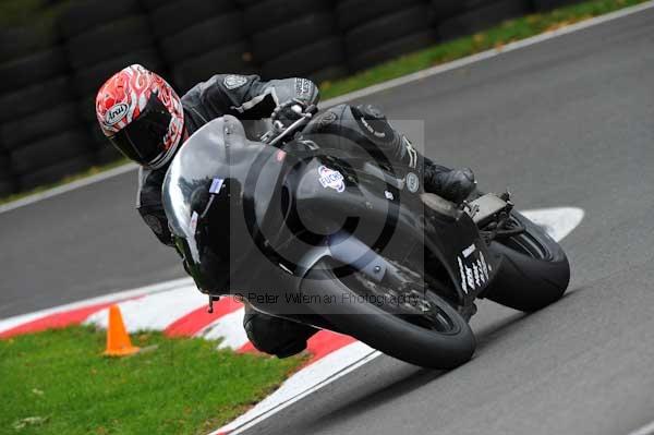 Motorcycle action photographs;cadwell;cadwell park photographs;event digital images;eventdigitalimages;motor racing louth lincolnshire;no limits trackday;peter wileman photography;trackday;trackday digital images;trackday photos