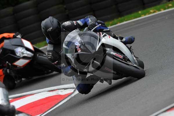 Motorcycle action photographs;cadwell;cadwell park photographs;event digital images;eventdigitalimages;motor racing louth lincolnshire;no limits trackday;peter wileman photography;trackday;trackday digital images;trackday photos