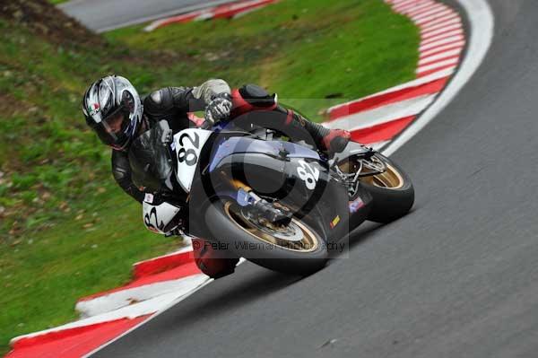 Motorcycle action photographs;cadwell;cadwell park photographs;event digital images;eventdigitalimages;motor racing louth lincolnshire;no limits trackday;peter wileman photography;trackday;trackday digital images;trackday photos