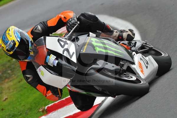 Motorcycle action photographs;cadwell;cadwell park photographs;event digital images;eventdigitalimages;motor racing louth lincolnshire;no limits trackday;peter wileman photography;trackday;trackday digital images;trackday photos